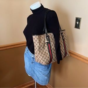 💯 % Authentic Gucci Shoulder Bag